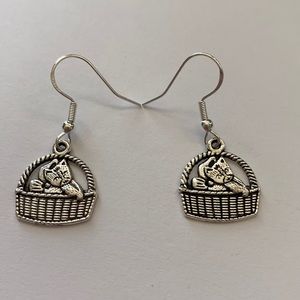 Cute Cat 🐈 in a Basket Earrings